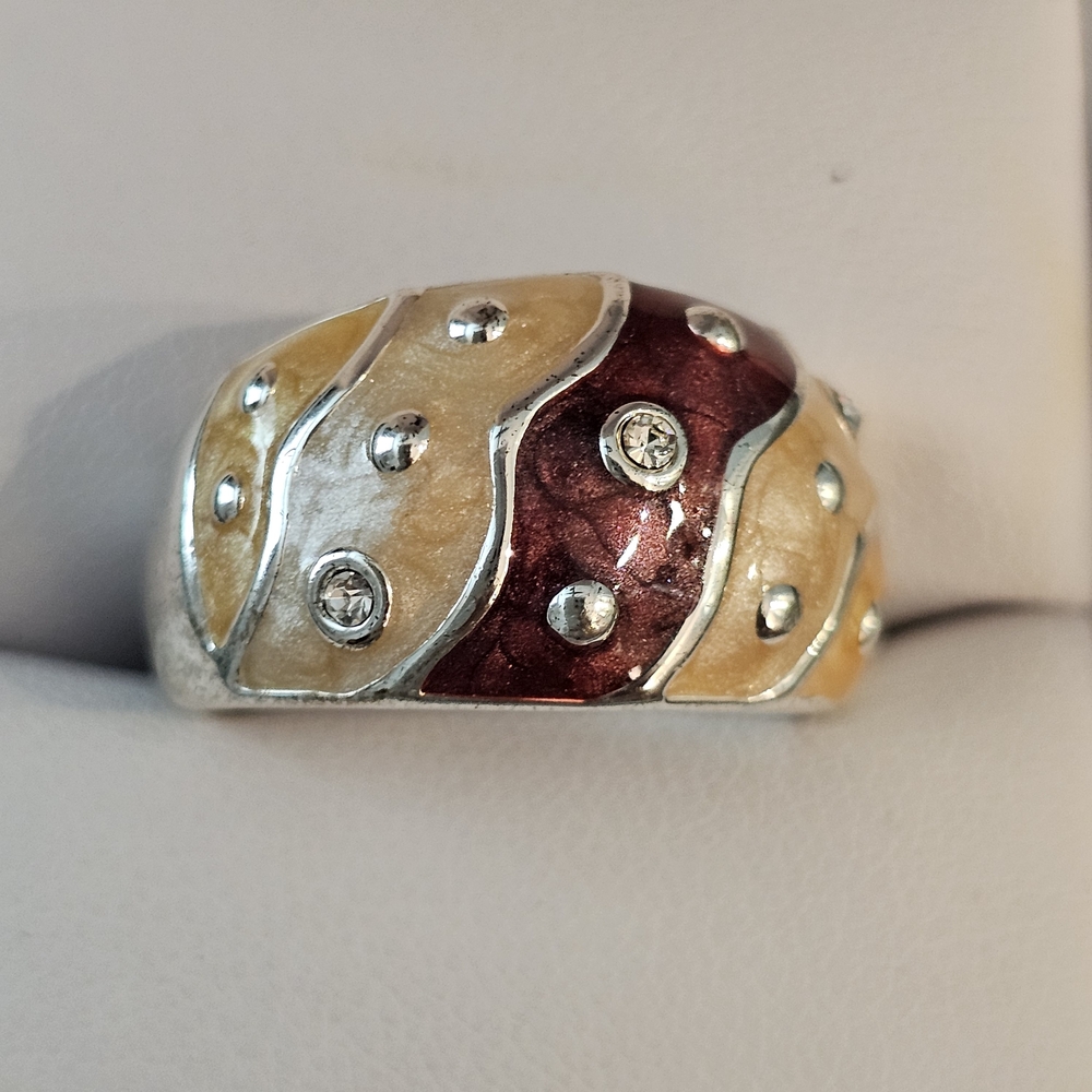 Elegant Silver and Gold Wave Ring
